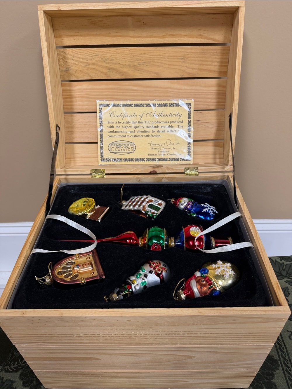 Thomas Pacconi Museum Series Christmas Ornaments Set